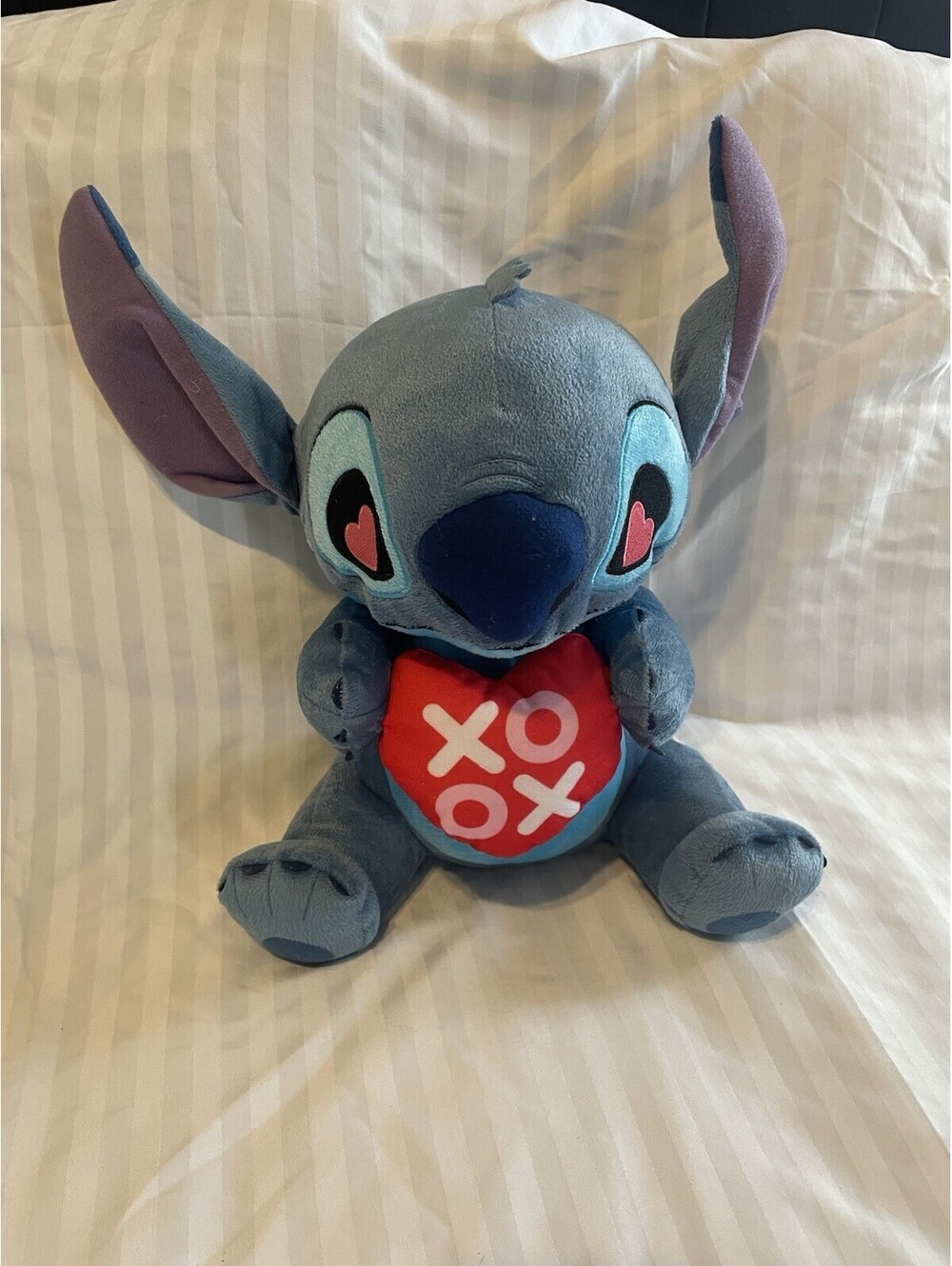Disney 12' Lilo & Stitch limited edition Valentine's Day Plush Greeter XO XO